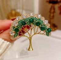 Luxe vintage trendy fruitbloem broche van verguld metaal met kristallen en strass, op maat gemaakt ontwerp, unisex, geschikt voor verloving, feest en bruiloft