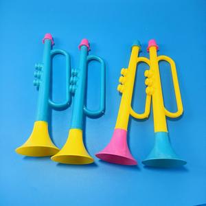 Jouet en plastique, petite trompette, jouet pour enfants, trompette colorée, jouet d'imitation d'instrument de musique, 2 yuans. - Product Image 1