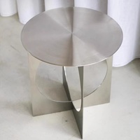 Table basse moderne minimaliste en acier inoxydable, mobilier de maison pour petits salons, style industriel en métal, design créatif