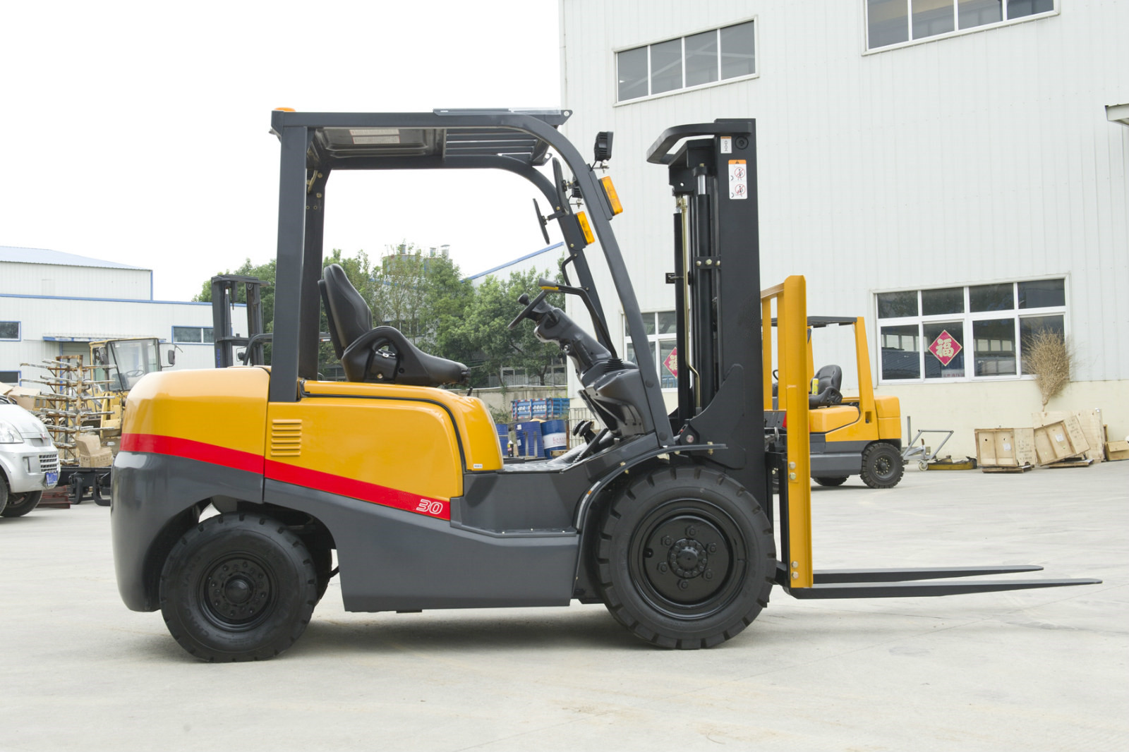 Automatic Transmission 3t Diesel Forklift Truck With Japan Engine