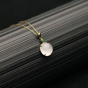 Forever Star Qingyabailu Feicui Simple Cucurbit Colgante de Jadeíta Natural de Oro de 18K Clásico de Alta Gama para Aniversario, Certificado por Terceros - Product Image 2