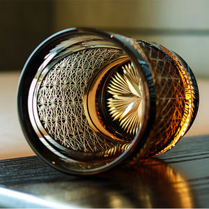 Vasos de vidrio Edo Kiriko hechos a mano de 250ml, vasos de whisky antiguos de ámbar en azul, verde, rojo y negro - Product Image 2