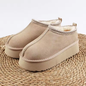 Bottes de neige de marque de haute qualité 2025, semelles épaisses, chaussures décontractées en laine et en herbe pour femmes, chaussures antidérapantes de luxe, pantoufles - Product Image 2