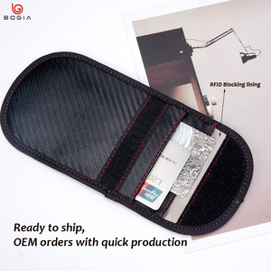 Étui de protection <span class=keywords><strong>RFID</strong></span> <span class=keywords><strong>pour</strong></span> clé de <span class=keywords><strong>voiture</strong></span>, bloqueur de signal en cuir PU fibre de carbone, pochette porte-clés avec anneau - Product Image 3