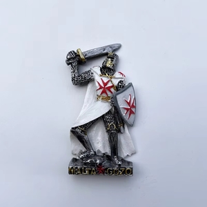 Approvisionnement transfrontalier : Chevaliers teutoniques médiévaux, soldats, armure lourde, aimant tridimensionnel commémoratif de voyage européen - Product Image 4