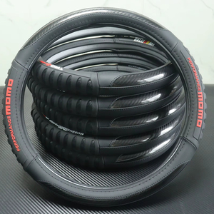 Funda de Volante de Coche Antideslizante de Fibra de Carbono y Cuero, Universal, 36cm 38cm 40cm, con Logotipo Personalizado, para Todas las Estaciones, Venta al Por Mayor de Fábrica - Product Image 1