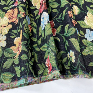 Tessuto per tappezzeria in velluto jacquard floreale tinto in filo rosa, beige e verde, traspirante, venduto al metro - Product Image 2