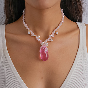 Collier pendentif goutte d'eau romantique avec quartz rose et perles d'eau douce pour un usage quotidien féminin - Product Image 2