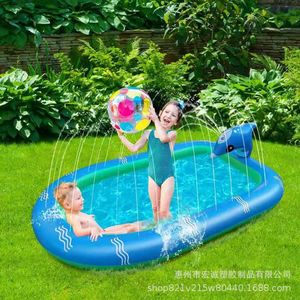 Tapis de jeu aquatique gonflable en forme de dauphin pour enfants, pour piscine extérieure, avec fonction de pulvérisation, en PVC - Product Image 2