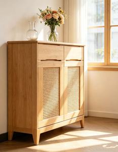 Mueble moderno de madera para guardar zapatos con puertas con persianas y estante abierto, diseño de mediados de siglo, mueble para la entrada. - Product Image 2