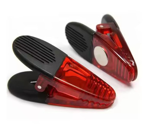 Logo personnalisé pince magnétique crocodile en plastique pour réfrigérateur vente en gros de trombones magnétiques pour réfrigérateur de bureau de pinces à mémo magnétiques géantes - Product Image 1