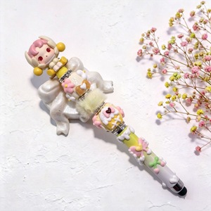 Bolígrafo de cuentas DIY de diseño original y alta estética, con cuentas pintadas a mano con efecto de aceite pesado, de plástico, con diseño de muñeca adorable, de China - Product Image 4
