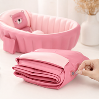Baignoire gonflable pour bébé Bear avec parois verticales à colonnes d'air et support intégré en PVC de 0,3 mm pour conception de personnage personnalisée