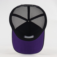 Casquette de baseball unisexe personnalisée en gros à 5 panneaux avec visière légèrement incurvée, logo en patch tissé dessin animé, fermeture snapback, style trucker pour le sport