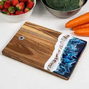 Vente en gros de planche à découper en bois d'acacia et résine planche à petit déjeuner planche à découper en bois de charcuterie avec résine