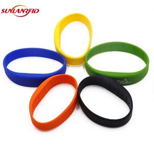 SUNLAN 뜨거운 판매 <span class=keywords><strong>RFID</strong></span> 액세스 제어 팔찌 NFC 인터페이스가있는 방수 및 재사용 가능한 실리콘 팔찌 - Product Image 2