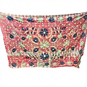 Colcha Floral Kantha Suzani, Cubrecama Bordado a Mano, Tradicional Multicolor, No Tejido, 100% Algodón Transpirable - Product Image 2
