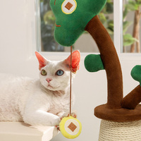 Mignon arbre à chat vertical en sisal avec poteau à gratter et balles suspendues