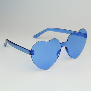 2025 Lunettes de soleil en forme de coeur avec logo personnalisé Fournitures de fête promotionnelles Lunettes pour accessoires Pub Crawl - Product Image 3