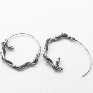 Pendientes de Aro Grandes de Acero de Titanio con Diseño de Serpiente y Hebilla Fácil, Ideales para Fiestas y Discotecas, Venta al por Mayor - Product Image 3