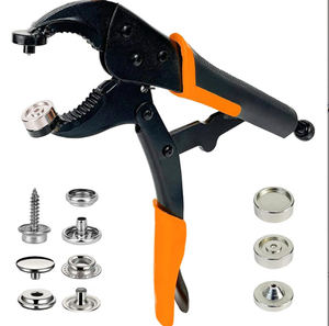 Pince avec 45 mâchoires en acier Q235 Poignée nickelée Surface galvanisée Manchon robuste Comprend 3 embouts magnétiques - Product Image 5