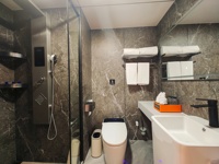 Transport modulaire conteneur préfabriqué Capsule House cadre en acier détachable 40 pieds avec cuisine