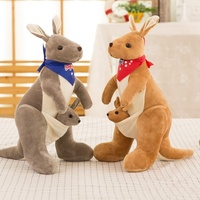 Peluche Kangourou avec Écharpe Drapeau National, Jouet en Peluche Doux, Fabricant de Jouets en Gros, Peluches et Cadeaux Personnalisés pour Enfants
