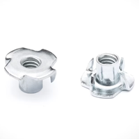 Tuerca en T DIN1624 de 4 Puntas M4 M6, Tuerca de Inserción de Cuatro Garras de Acero Galvanizado con Recubrimiento de Zinc, Clase 4.8, para Muebles y Carpintería