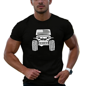 T-shirt da uomo con grafica bandiera americana per fuoristrada, design patriottico con griglia 4x4, top per avventure all'aperto, t-shirt oversize in cotone a maniche corte, streetwear casual - Product Image 3