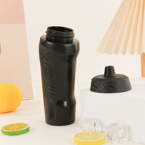 Bouteille d'eau de cyclisme antidérapante de 550ml avec couvercle de buse d'aspiration Logo personnalisable Bouilloire en plastique portable pour l'extérieur - Product Image 3