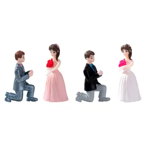 結婚式の花嫁と花婿のフィギュア手仕事ブラインドボックスジュエリーアクセサリーカップルの小さな装飾品のためのマイクロ風景シミュレーション