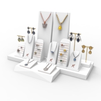 Ensemble de présentoirs à bijoux modernes et élégants en MDF blanc de qualité supérieure + métal, personnalisables, pour la présentation en boutique