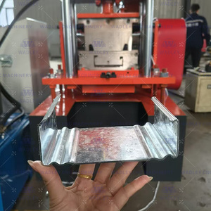 Machine de profilage à froid pour colonnes d'étagères de supermarché, avec moteur Hitachi haute performance, roulement, PLC et fabricant de rayonnages verticaux Wadley - Product Image 4