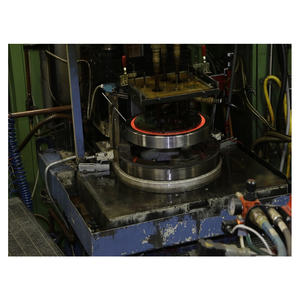 Sistema de Calentamiento por Inducción para Procesos Industriales Diseñado para Operación Continua y Salida de Calor Uniforme - Product Image 1