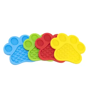 Tapis d'alimentation intelligent en Silicone en forme de patte pour petit chien et chat, mangeoire pour animaux de compagnie, boîte OEM, article d'alimentation, tapis à lécher