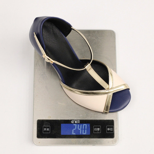 รองเท้าส้นสูงแบบสายรัดข้อเท้า สไตล์ T-strap สำหรับผู้หญิง ไซส์ใหญ่ 47 ทรงกว้าง เปิดนิ้วเท้า ตกแต่งด้วยผ้าแบบ Patchwork - Product Image 6