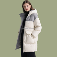 Vestes matelassées OEM personnalisées en duvet de canard blanc à 90 %, manteaux pour femmes à capuche avec décor rayé, style sportif, longs et amples, pour l'hiver