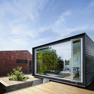 Casa Contenedor, Villa Moderna de Diseño Rectangular para Espacio de Vida al Aire Libre - Product Image 1