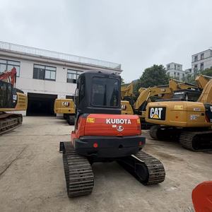 Mini-excavatrice Kubota U55-4 de 5,5 tonnes avec godet de terrassement couleur orange - Product Image 2