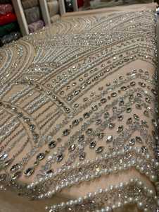 ผ้าลูกไม้ตาข่ายปักด้วยมือพร้อมลูกปัดและเลื่อมสำหรับการตัดเย็บเสื้อผ้างานปาร์ตี้และเจ้าสาว - Product Image 3