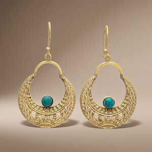 Pendientes Huggie Redondos de Latón con Baño de Oro de 18k y Gema de Turquesa, Modernos para Niños, Ideales para Aniversario - Product Image 2