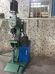 Máquina <span class=keywords><strong>Remachadora</strong></span> <span class=keywords><strong>Orbital</strong></span> Semiautomática Hidráulica Pequeña - Product Image 2