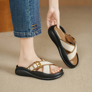 Nuevas sandalias retro de punta redonda para mujer, con correas de cuero, ideales para uso casual, zapatos de suela gruesa - Product Image 4