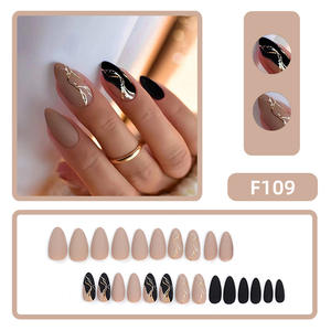 24 Pezzi <span class=keywords><strong>Unghie</strong></span> Finte Nude Stile Francese, Vendita all'Ingrosso, Semplici <span class=keywords><strong>Unghie</strong></span> a <span class=keywords><strong>Mandorla</strong></span> Media, Colore Nero con Linea Dorata, <span class=keywords><strong>Unghie</strong></span> Preincollate - Product Image 2