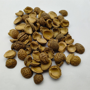 Vỏ quả óc chó và vỏ đào được sử dụng làm lớp phủ hố cây và vật liệu cảnh quan. - Product Image 2