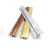 Plinthe de garniture de nez d'escalier en aluminium de qualité commerciale coupe de rayon personnalisée anti-usure