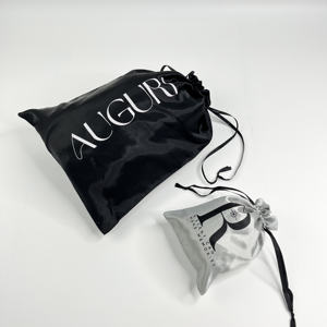 ถุงผ้าซาตินสีเงินแบบมีเชือกผูกพร้อมพิมพ์ฟอยล์สีทอง - บรรจุภัณฑ์แบรนด์หรูสำหรับเครื่องประดับและเครื่องสำอาง - Product Image 3