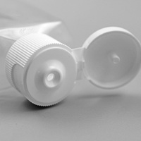 Bouteille de lotion cosmétique liquide en plastique PET hexagonale de 60 ml avec pompe pulvérisatrice et bouchon estampé à chaud à bas prix