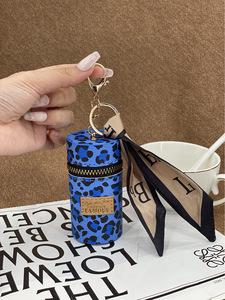 Étui de luxe pour <span class=keywords><strong>mini</strong></span>-rouge à lèvres avec porte-clés en cuir PU et alliage, support de rangement pour maquillage pour filles, organisateur de voyage, rangement pour brillant à lèvres - Product Image 5
