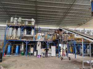 Usine de raffinage et de distillation de pétrole brut en <span class=keywords><strong>huile</strong></span> de base FUOOTECH de type géant, technologie la plus récente, 10 tonnes/jour, modèle FS-HDM-2 - Product Image 6